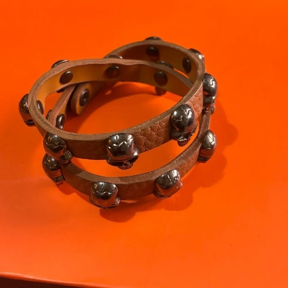 Fashion jewelry leather and wrap skull bracelet one size